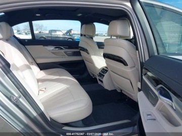 BMW Seria 7 G70 2022 BMW Seria 7 740 I 2022 3.0l 3.0 Benzyna 335KM, zdjęcie 12