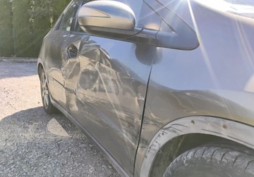 Honda Civic VIII Hatchback 3d 2.2 i-CTDi 140KM 2007 Honda Civic 2007r, 2.2 CDTI. Delikatnie przetarty prawy bok. Jezdzi. 2.2, zdjęcie 23