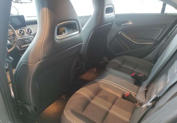 Mercedes CLA C117 Coupe Facelifting 1.5 180 d 109KM 2017 Mercedes-Benz CLA 1.5 Diesel 109KM, zdjęcie 10