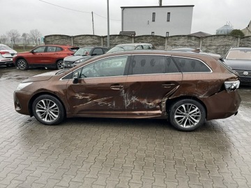 Toyota Avensis III Wagon Facelifting 2015 1.8 Valvematic 147KM 2016 Toyota Avensis Kamera cofania Książka serwisowa, zdjęcie 1