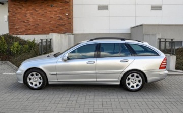 Mercedes Klasa C W203 Kombi T203 2.1 (C 220 CDI) 150KM 2007 Mercedes-Benz Klasa C 2,2CDI (150KM) Automat Lift 2007 r 2.1 Diesel 150KM, zdjęcie 1