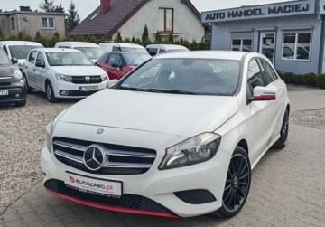 Mercedes Klasa A W176 Hatchback 5d 1.5 180 CDI BlueEFFICIENCY 109KM 2014 Mercedes-Benz Klasa A 1.5 Diesel 109KM