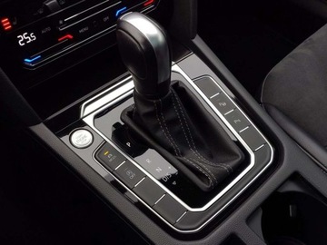 Volkswagen Arteon Fastback Facelifting 2.0 TDI 200KM 2022 Volkswagen Arteon Shooting Brake HAK Faktura VAT Kamera Nawigacja R-line P, zdjęcie 23