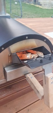 Piec do pizzy opalany drewnem!