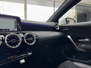 Mercedes Klasa A W177/V177 Hatchback 1.3 200 163KM 2021 Mercedes-Benz Klasa A 200 AMG Line Kamera cofania Ambiente CarPlayAndro, zdjęcie 24