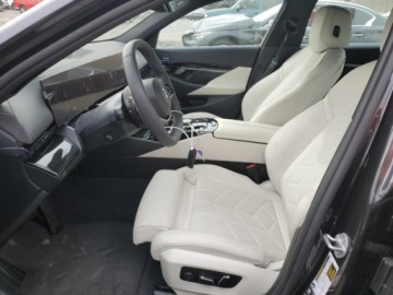 BMW Seria 5 G90-91 2024 BMW Seria 5 BMW serii 5 530i xDrive Sedan z 2024 roku , od ubezpieczalni, zdjęcie 7