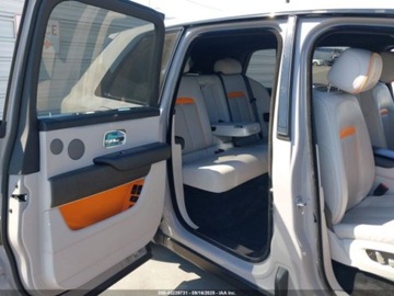 Rolls-Royce 2021 Rolls-Royce Cullinan 2021 6.7l 6.7 Benzyna 563KM, zdjęcie 9