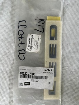 EMBLEMAT KLAPY TYŁ KIA CEED 86320-J7300 NOWY