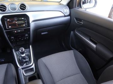 Suzuki Vitara III SUV Facelifting 1.4 BoosterJet 140KM 2019 Suzuki Vitara 1.4 BoosterJet, Salon Polska, zdjęcie 7