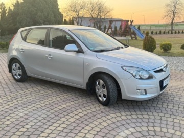 Hyundai i30 I Hatchback 1.4 109KM 2010 Hyundai i30 1.4 109KM Klima 4szyby 1- reka Sprawdz 1.4 Benzyna 109KM, zdjęcie 15