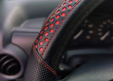 Pokrowiec na kierownice Czarno Czerwony nakładka skóra 37-39 cm POK-R CZERW