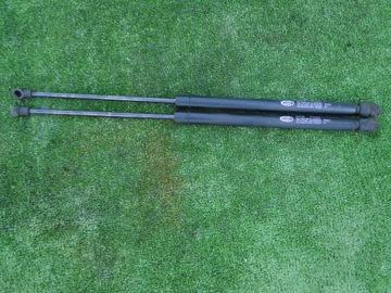 AUDI A3 8L VZPĚRY/TLAKOVAČE ZADNÍ KRYT KUFR X2 COMPASS