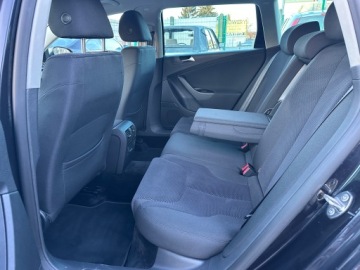 Volkswagen Passat B6 Variant 2.0 TDI-CR DPF 110KM 2010 Volkswagen Passat 2.0 TDI CR/Bogata wersja/HAK/, zdjęcie 28