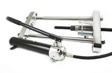 Пресс с приводом усилием 30 тонн и насосом на 700 бар.