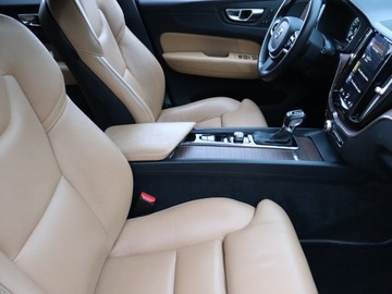 Volvo XC60 II Crossover T4 190KM 2020 Volvo XC60 T4, Salon Polska, Serwis ASO, Automat, zdjęcie 8
