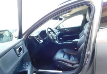 Volvo V60 II  Kombi 2.0 D3 150KM 2019 Volvo V60 z Gwarancja Kamera Model 2020r 2.0 Diesel 150KM, zdjęcie 9