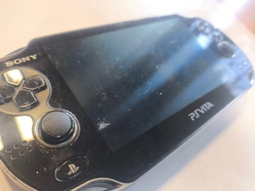 KONSOLA SONY PS VITA OLED WI-FI + KARTA 8GB + GRA + USB + ETUI