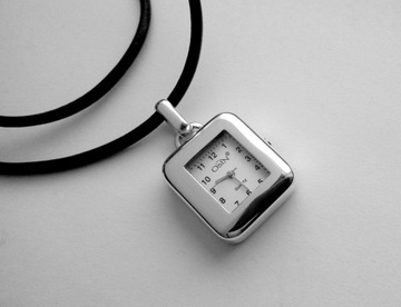 ZE SREBRA 925 MARKOWY ZEGAREK WISIOR JUBILER ETUI