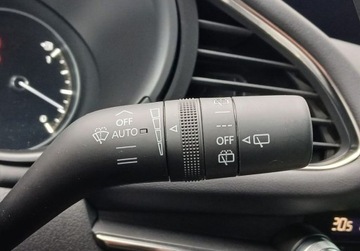 Mazda 3 IV Hatchback 2.0 Skyactiv-G 122KM 2023 Mazda 3 3 Hatchback 2.0 mHEV Exclusive Line Vat Marza Salon PL 1 wl., zdjęcie 32