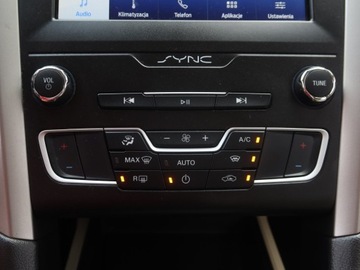 Ford Mondeo V Liftback Facelifting 2.0 EcoBlue 150KM 2019 Ford Mondeo 2.0 EcoBlue, Salon Polska, Serwis ASO, zdjęcie 15