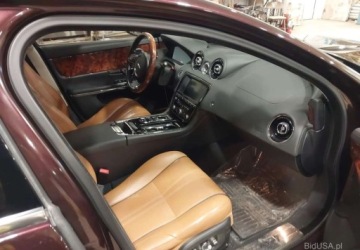 Jaguar XJ VII X351 2016 Jaguar XJ 2016 JAGUAR JAGUAR XJ R-SPORT - portal do licytacji bidusa.pl 3.0, zdjęcie 5