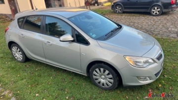 Opel Astra J Hatchback 5d 1.7 CDTI ECOTEC 110KM 2010 Opel Astra Pisemna roczna gwarancja , fajny stan ,mozliwa zamiana 1.7, zdjęcie 27