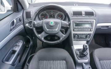 Skoda Octavia II Kombi 1.6 TDI CR DPF 105KM 2011 Skoda Octavia Skoda Octavia 1.6 TDI 105KM 1.6 Diesel 105KM, zdjęcie 35