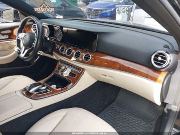 Mercedes Klasa E W213 2019 Mercedes-Benz Klasa E E300 4matic 2.0 Benzyna 241KM, zdjęcie 9
