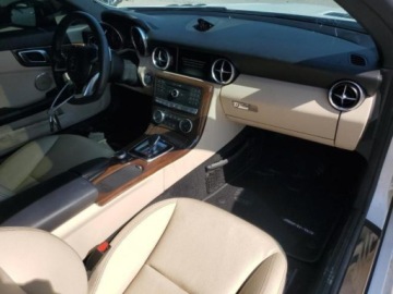 Mercedes SLC 2019 Mercedes-Benz SLC 2019 MERCEDES-BENZ SLC 300, silnik 2.0 L 2.0 Benzyna, zdjęcie 8