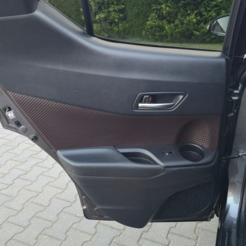 Toyota C-HR I Crossover 1.8 Hybrid 122KM 2018 Toyota C-HR 1.8 HYBRID GR SPORT SKÓRY CZARNY, zdjęcie 29