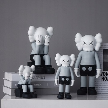 Модный бренд Kaws Hollow Vinyl в сером стиле