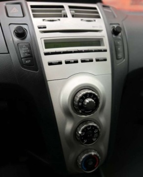 Toyota Yaris II Hatchback 5d 1.0 VVT-i 69KM 2007 Toyota Yaris Salon PL Klima Super stan Polska Gwarancja w cenie Warszawa, zdjęcie 19