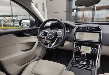 Jaguar XE Sedan Facelifting 2.0 i4P 300KM 2021 Jaguar XE XE MY22 2.0 I4 300 PS AWD Auto S 2.0 Benzyna 300KM, zdjęcie 17