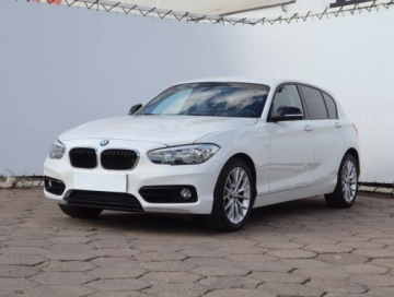 BMW Seria 1 F20-F21 Hatchback 5d Facelifting 2015 118d 150KM 2015 BMW 1 118d, Navi, Tempomat, Parktronic, zdjęcie 1
