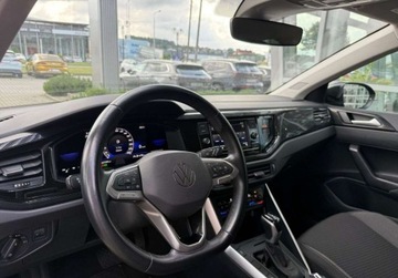 Volkswagen Taigo 1.0 TSI 110KM 2022 Volkswagen Taigo 1.0 TSI 110KM Life DSGGrzane FoteleSalonPLASOFV23, zdjęcie 9