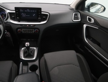 Kia Ceed III Kombi Facelifting 1.5 T-GDI 160KM 2022 Kia Ceed 1.5 T-GDI MHEV, Salon Polska, zdjęcie 7