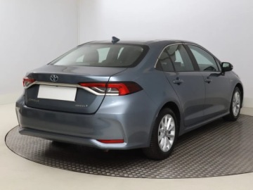 Toyota Corolla XII Sedan 1.8 Hybrid 122KM 2021 Toyota Corolla 1.8 Hybrid, Salon Polska, zdjęcie 4