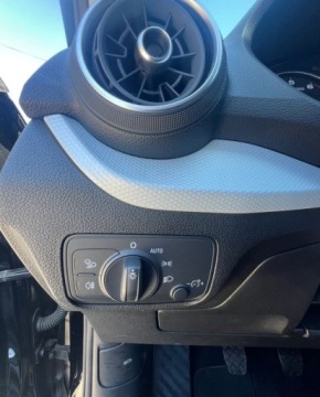 Audi Q2 SUV 1.0 30 TFSI 116KM 2020 Audi Q2 Klimatyzacja Nawigacja Radio Benzyna 116KM, zdjęcie 16
