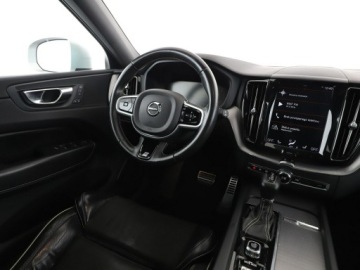 Volvo XC60 II Crossover D4 190KM 2018 Volvo XC 60 4x4 automat full LED skóra/alcantara, zdjęcie 15