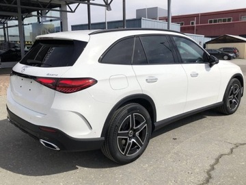 Mercedes GLC C254/X254 Coupe 2.0 220d 197KM 2024 MERCEDES-BENZ GLC 220 d 4-Matic AMG Line 2.0 (197KM) 2024, zdjęcie 2
