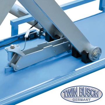 Автомобильный ножничный подъемник Twin Busch