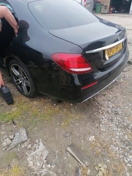 MERCEDES W213 SEDAN PAS TYŁ BLOTNIK KLAPA ZDERZAK