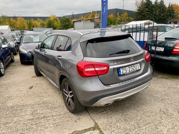 Mercedes GLA I Off-roader 1.5 180 CDI 109KM 2016 Mercedes-Benz GLA 1.5 Diesel 110KM, zdjęcie 11