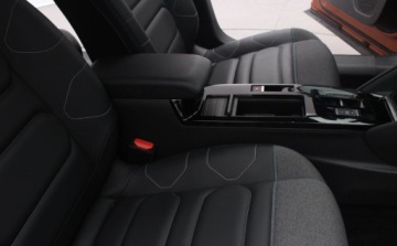 Citroen 2022 Citroen C4 Shine EAT8 2022 FV23 1.2 Benzyna 130KM, zdjęcie 16