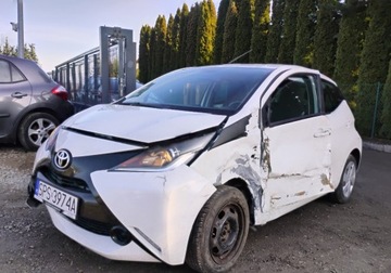 Toyota Aygo II Hatchback 5d 1.0 VVT-i 69KM 2017 Toyota Aygo 122017r,SALON POLSKA1.0 Benzyna. Uszkodzony przod i lewy bok., zdjęcie 1