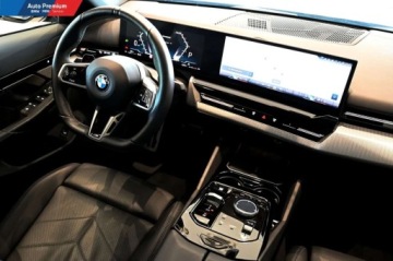 BMW Seria 5 G90-91 Touring 2.0 520d 197KM 2024 BMW Seria 5 520d xDrive SedanFV23System Travel Comfort RailM Pakiet Sport, zdjęcie 9