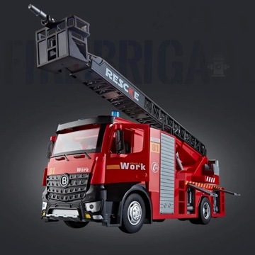 Большая водная пожарная машина Пожарная служба Авто Звуковой свет автомобиля