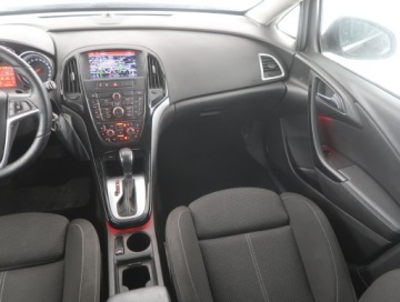 Opel Astra J Sports Tourer Facelifting 1.4 Turbo ECOTEC 140KM 2015 Opel Astra 1.4 T, Automat, Navi, Xenon, Klima, zdjęcie 7