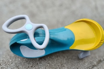 Гравитационный аттракцион со светящимися светодиодными колесами