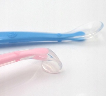 Силиконовая ложка для первого кормления ребенка